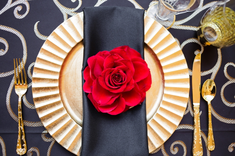 Elegant Red and Black Wedding Inspiration via TheELD.com