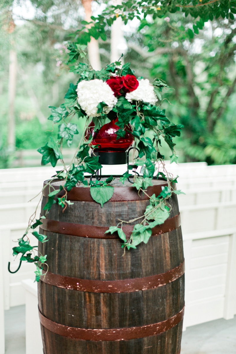 Glamorous Black & Red Autumn Inspired Wedding Ideas via TheELD.com