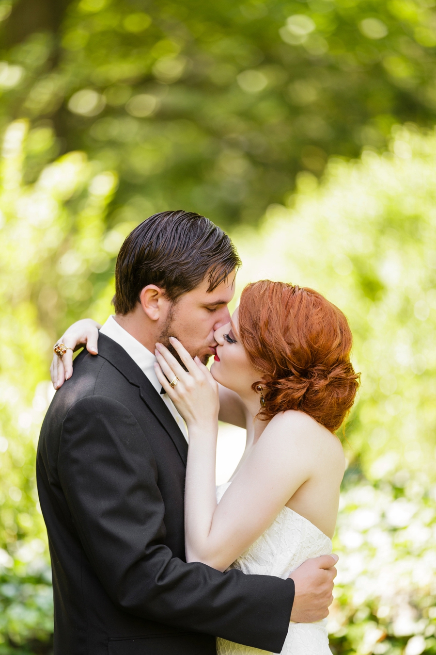 Elegant Red and Black Wedding Inspiration via TheELD.com