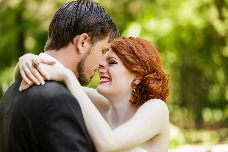 Elegant Red and Black Wedding Inspiration via TheELD.com