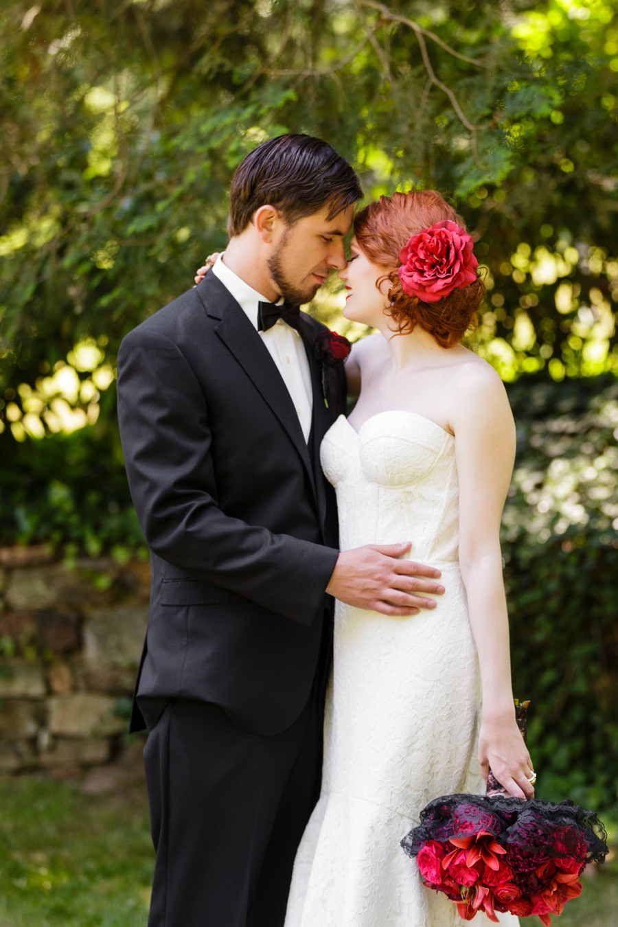 Elegant Red and Black Wedding Inspiration via TheELD.com
