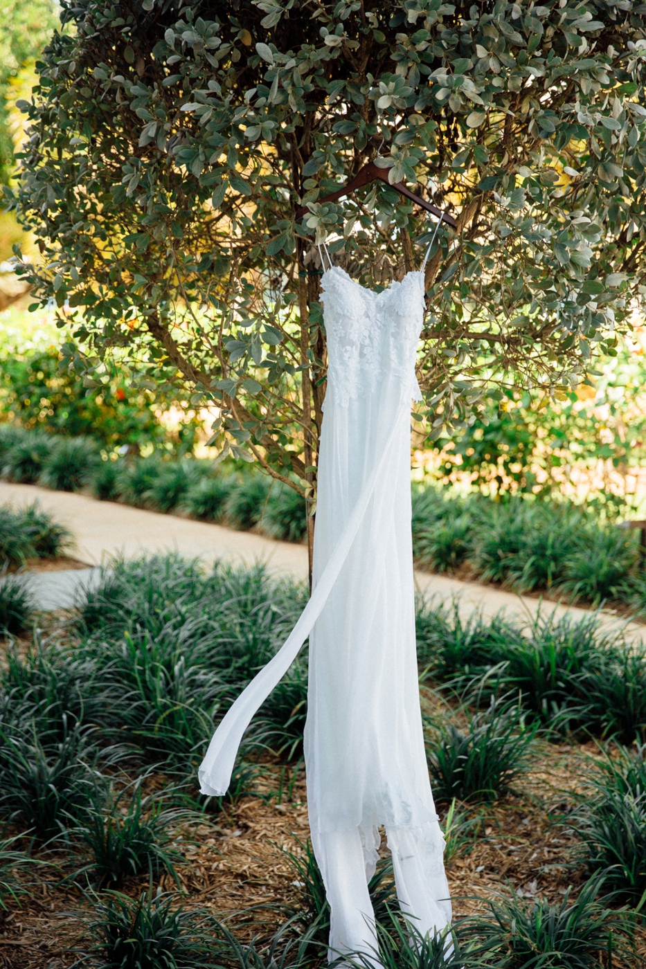 Bright Bohemian Beach Wedding via TheELD.com