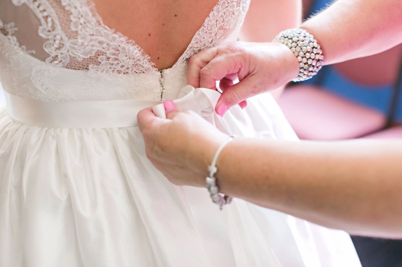 Elegant Pink & White South Carolina Wedding via TheELD.com