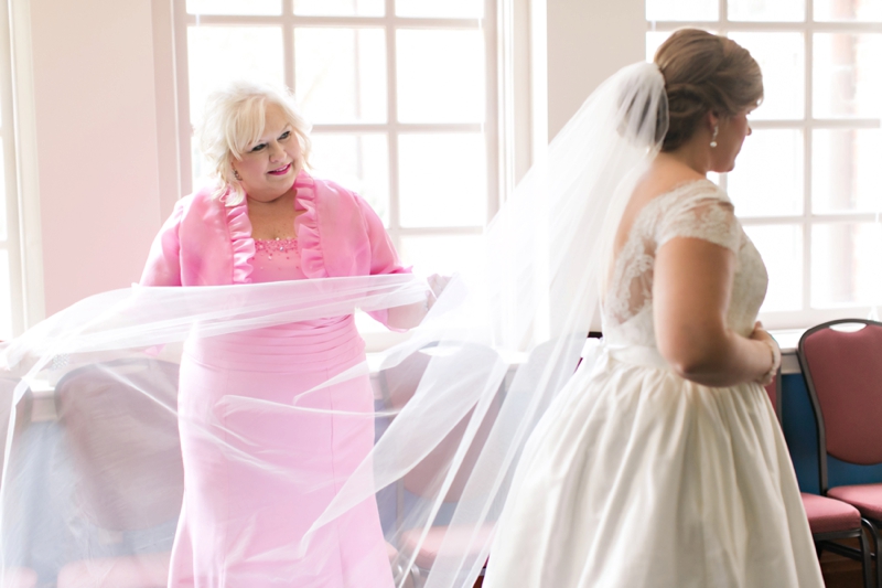 Elegant Pink & White South Carolina Wedding via TheELD.com