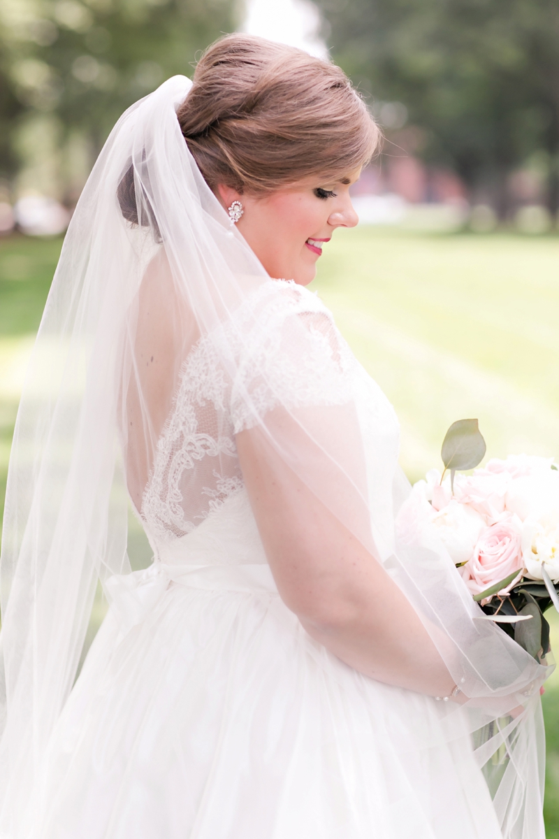 Elegant Pink & White South Carolina Wedding via TheELD.com