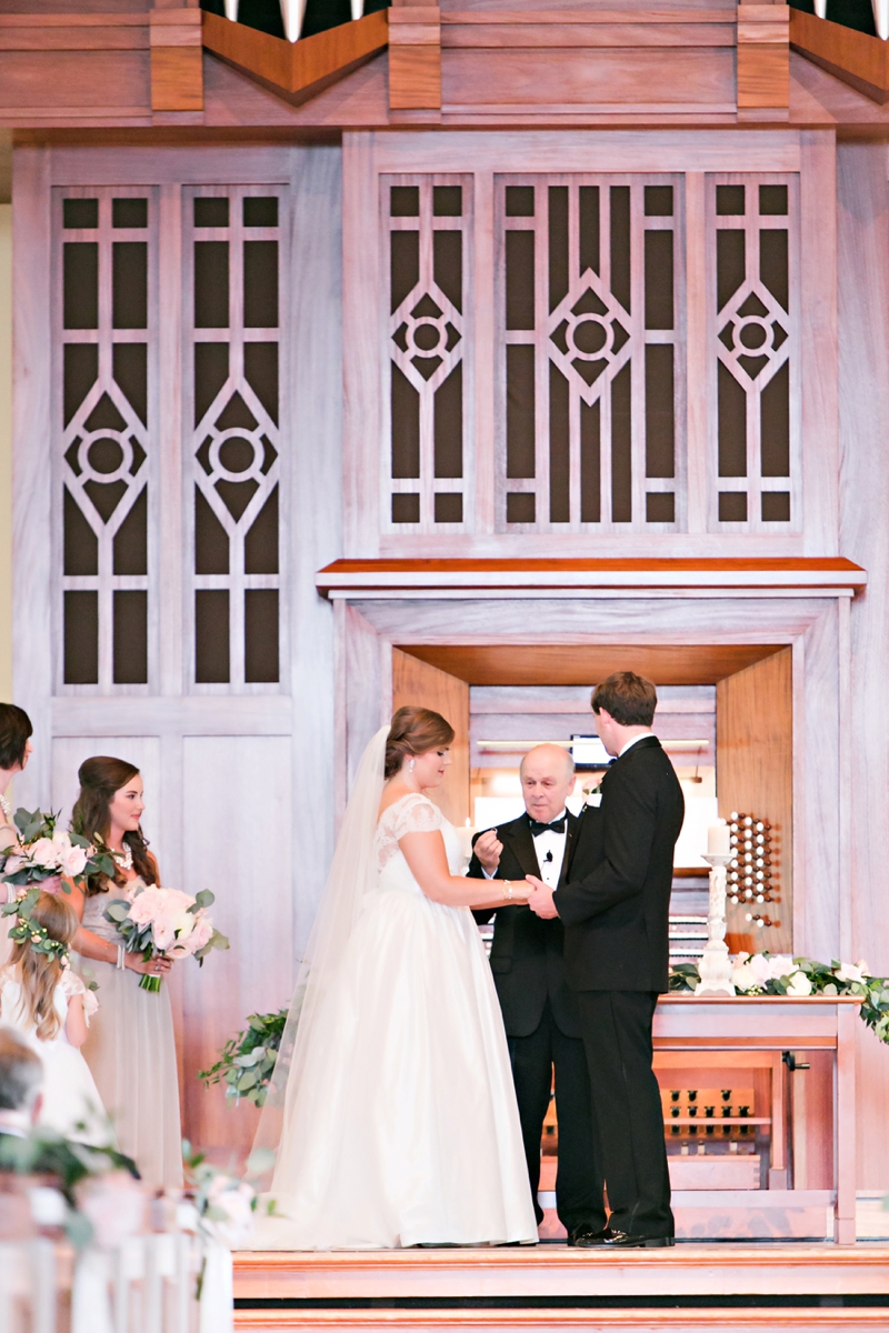 Elegant Pink & White South Carolina Wedding via TheELD.com