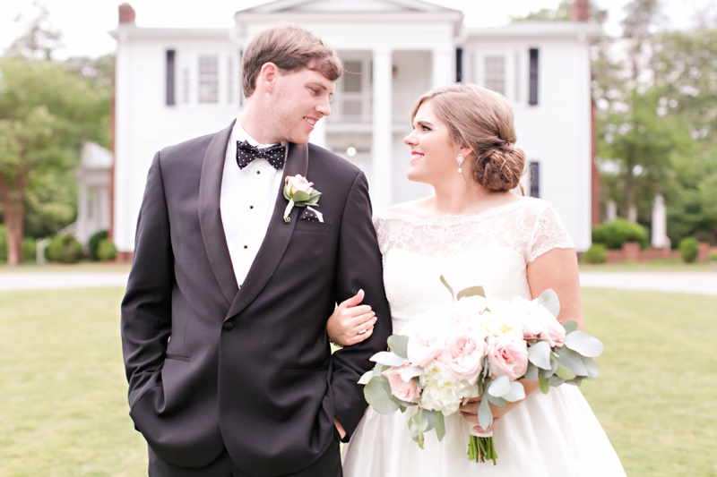 Elegant Pink & White South Carolina Wedding via TheELD.com