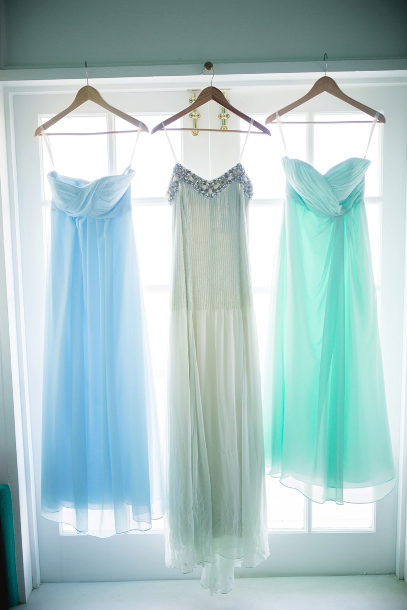 An Elegant Aqua & White Bahamas Wedding via TheELD.com