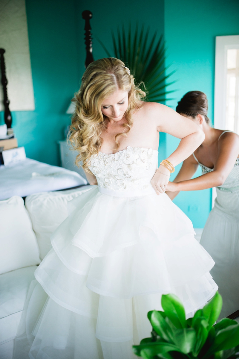 An Elegant Aqua & White Bahamas Wedding via TheELD.com