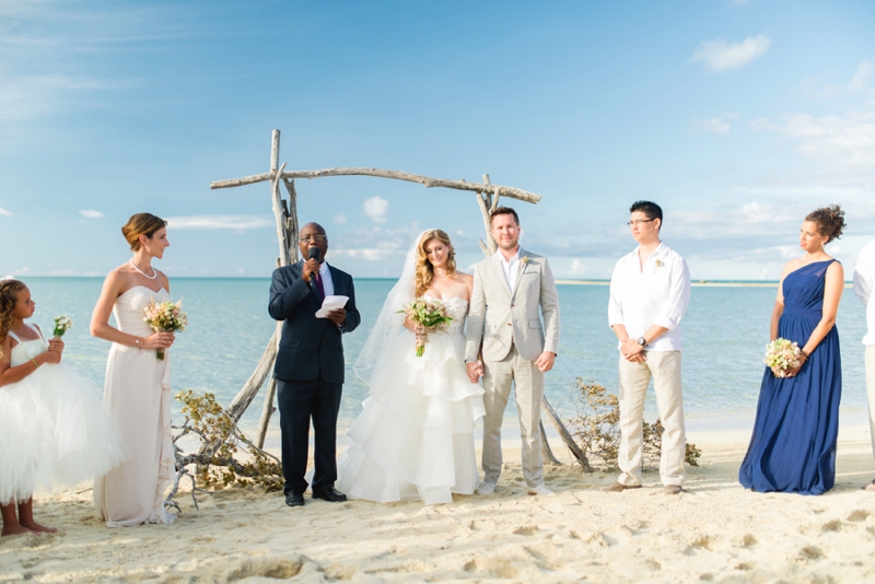 An Elegant Aqua & White Bahamas Wedding via TheELD.com