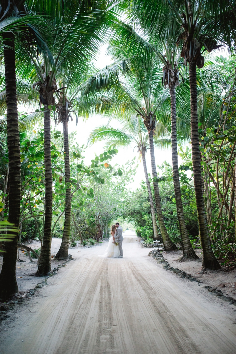 An Elegant Aqua & White Bahamas Wedding via TheELD.com