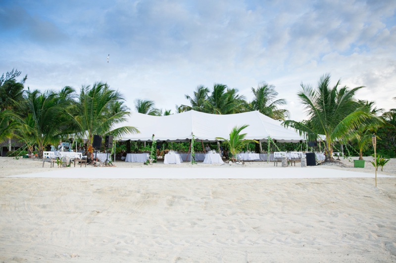 An Elegant Aqua & White Bahamas Wedding via TheELD.com