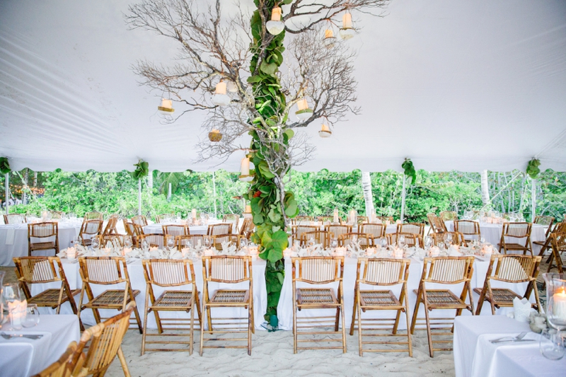 An Elegant Aqua & White Bahamas Wedding via TheELD.com