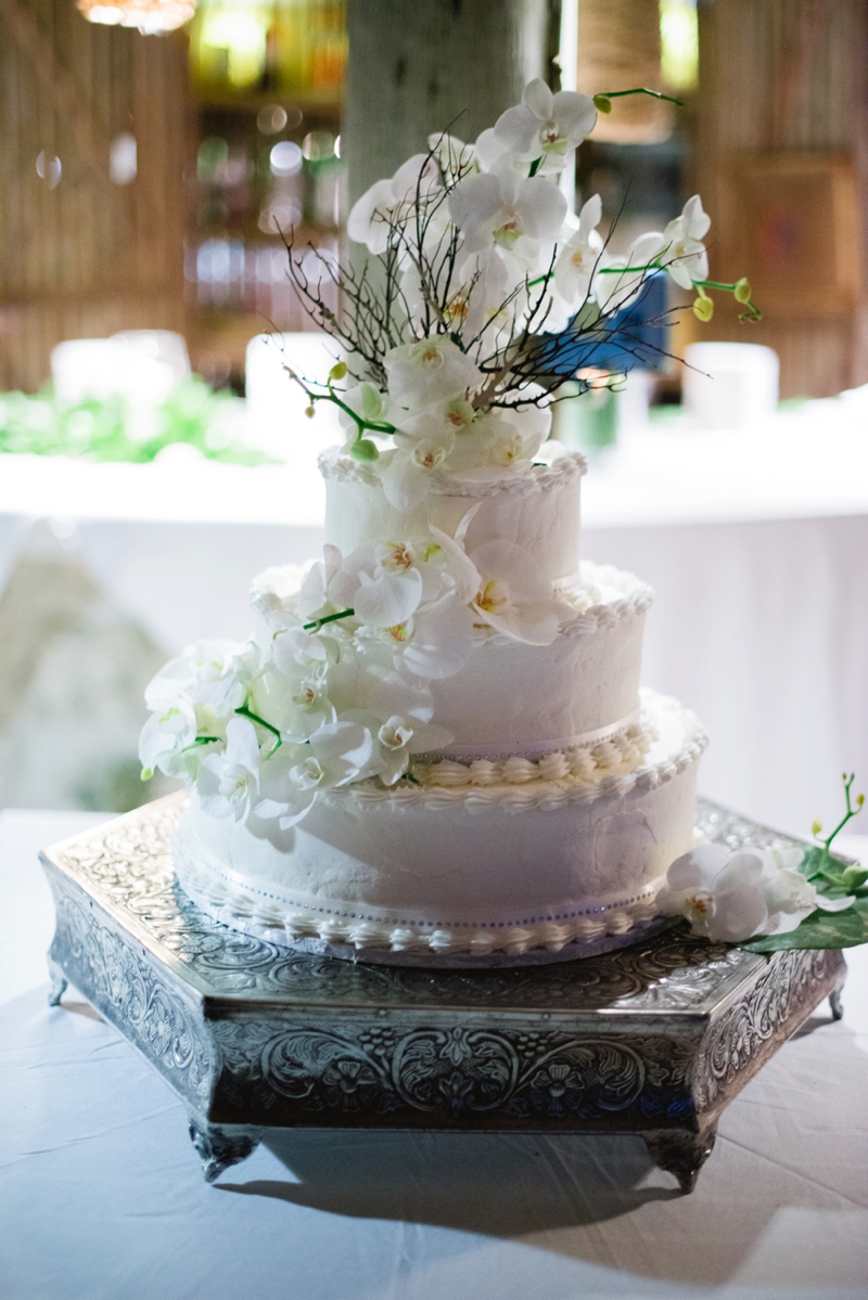 An Elegant Aqua & White Bahamas Wedding via TheELD.com