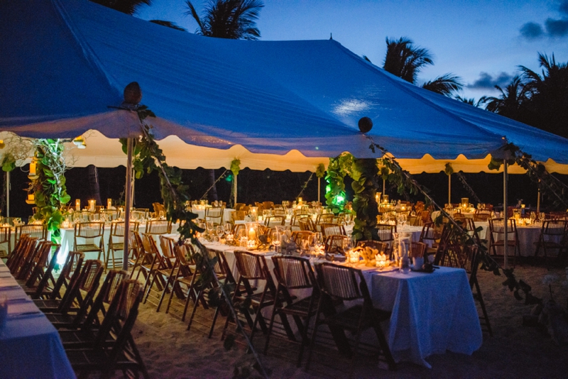 An Elegant Aqua & White Bahamas Wedding via TheELD.com