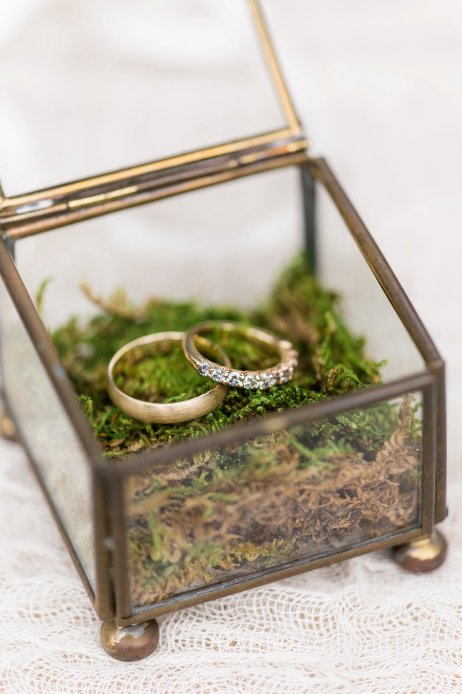 Organic Nature Inspired Alabama Wedding via TheELD.com