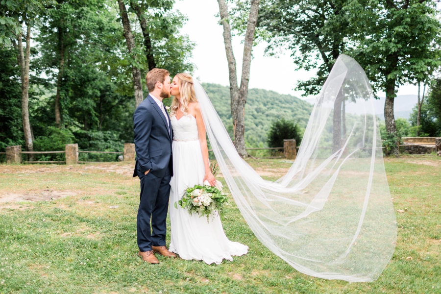 Organic Nature Inspired Alabama Wedding via TheELD.com