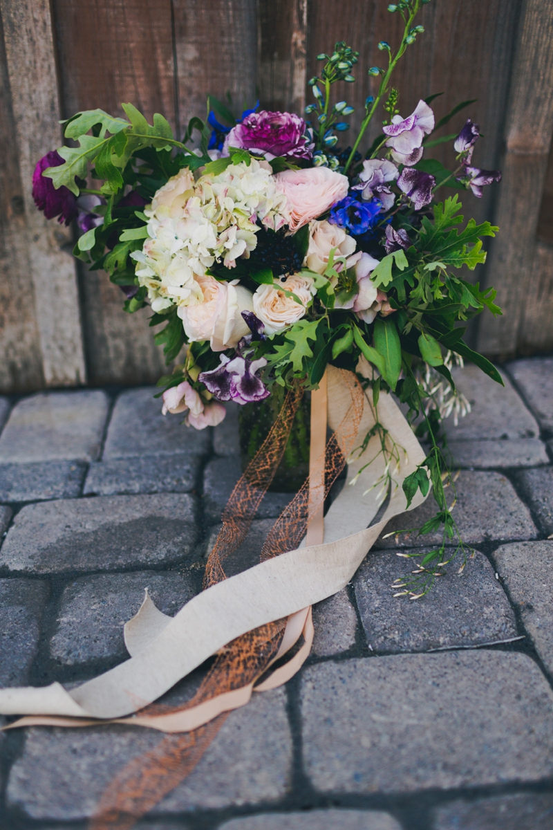 Alice In Wonderland Inspired Wedding Ideas via TheELD.com