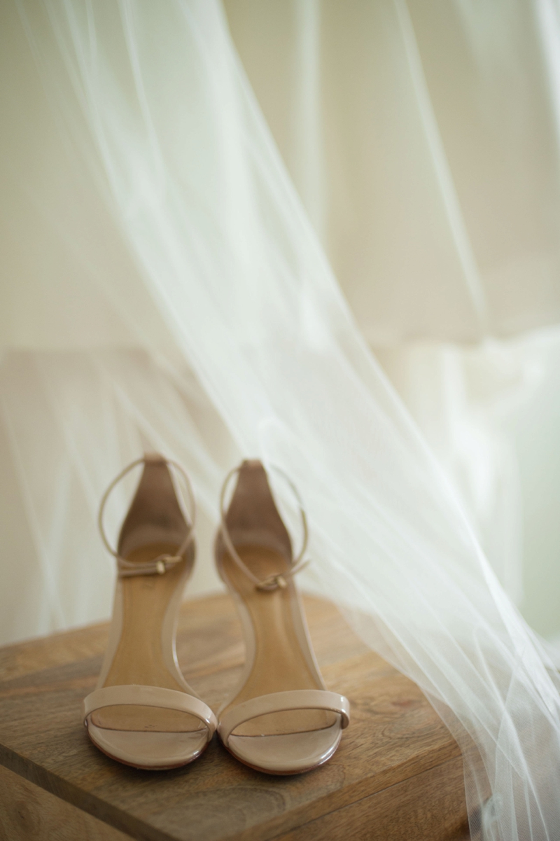 A Simple & Elegant Maine Wedding via TheELD.com