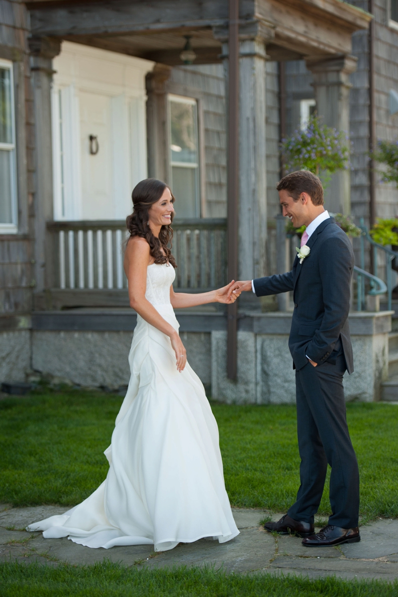 A Simple & Elegant Maine Wedding via TheELD.com