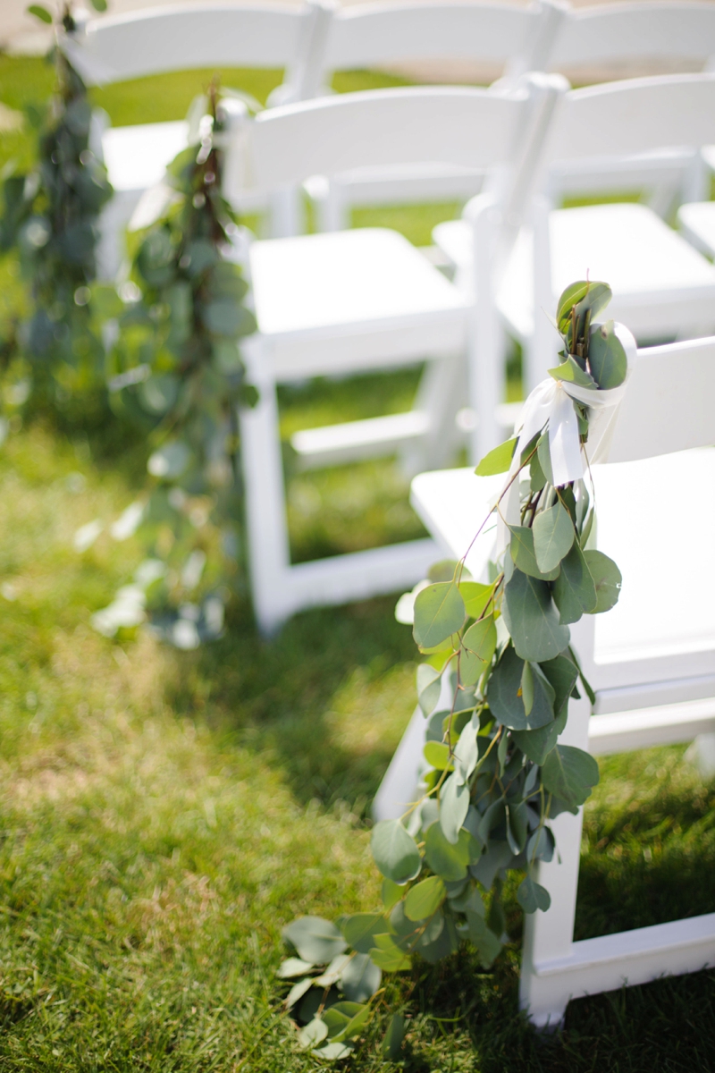 A Simple & Elegant Maine Wedding via TheELD.com