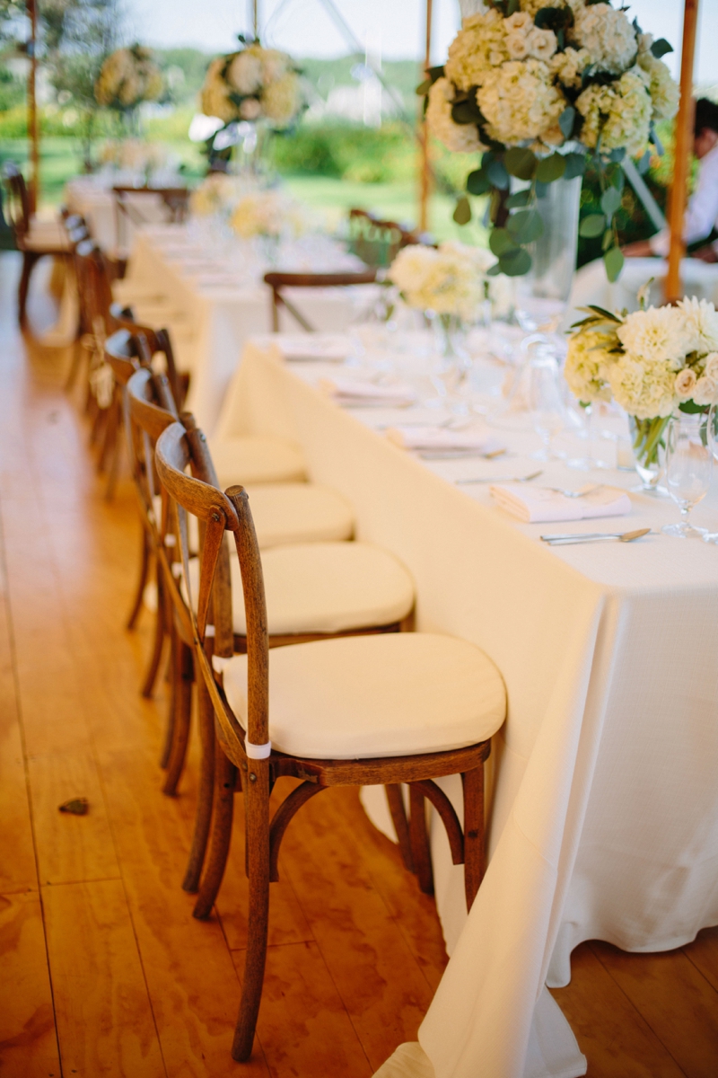 A Simple & Elegant Maine Wedding via TheELD.com