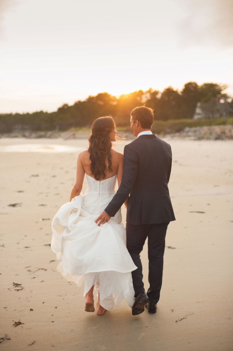 A Simple & Elegant Maine Wedding via TheELD.com