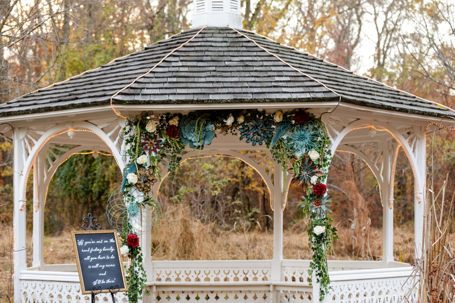 A Gilmore Girls Wedding via TheELD.com