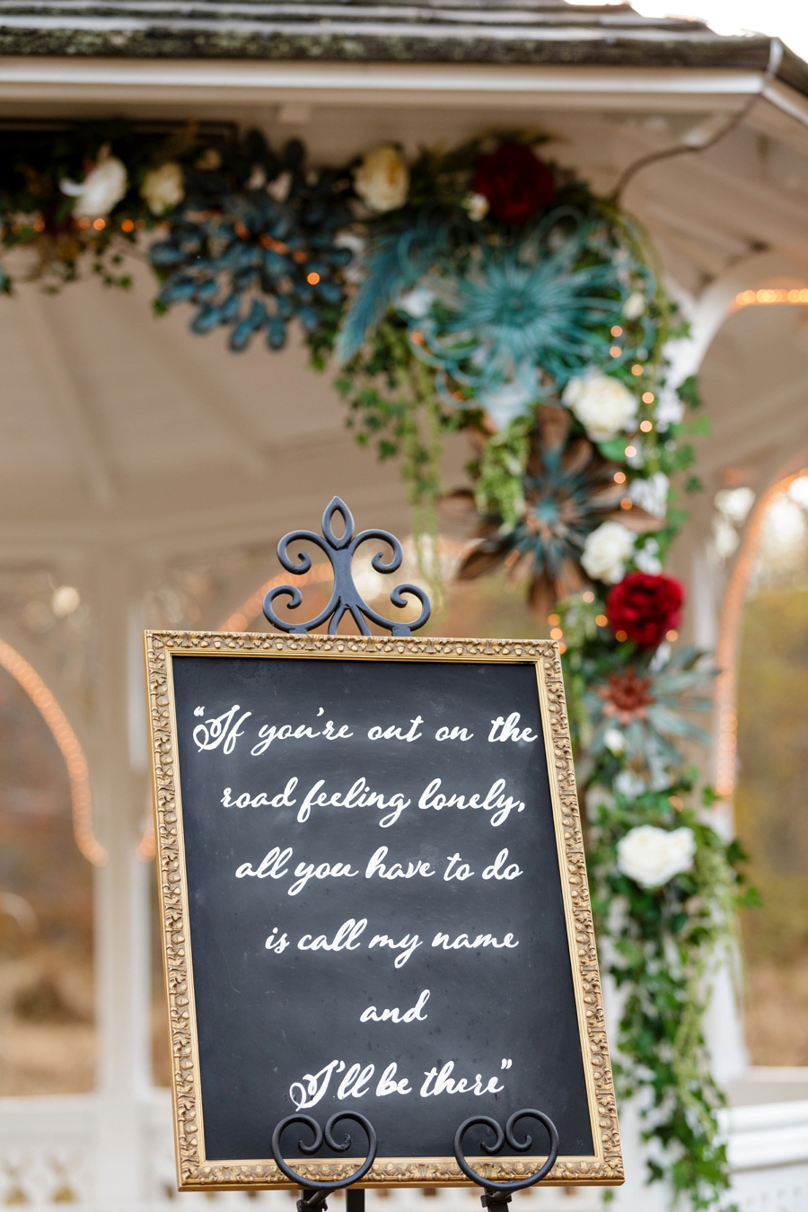 A Gilmore Girls Wedding via TheELD.com