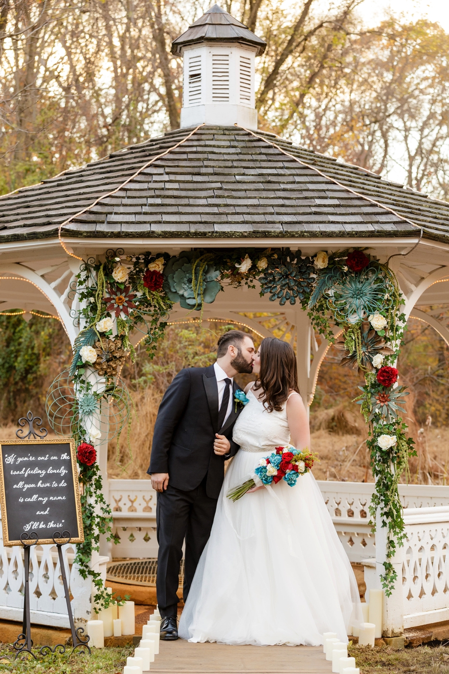 A Gilmore Girls Wedding via TheELD.com