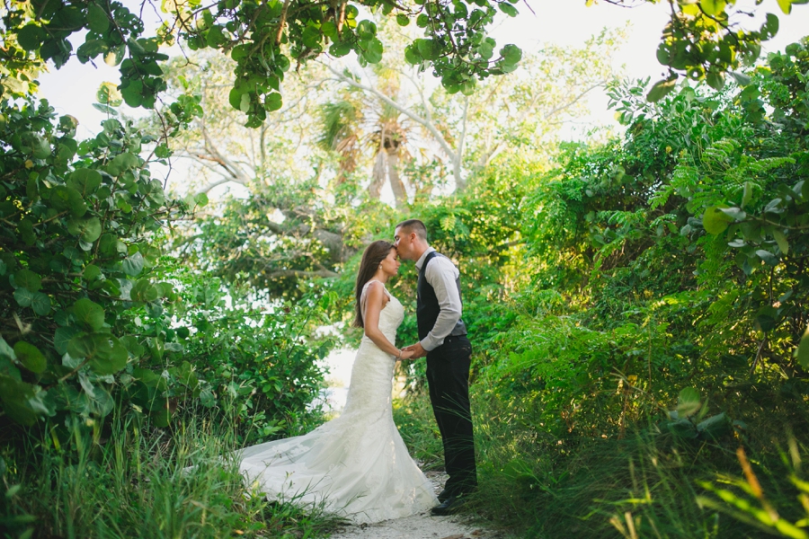 A Nautical Florida Destination Wedding via TheELD.com