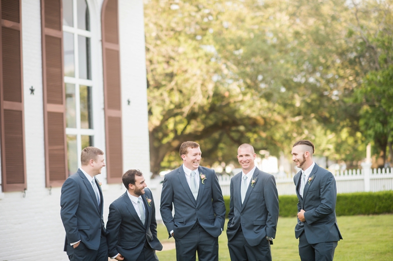 Navy & Blush Southern Wedding in Pensacola via TheELD.com