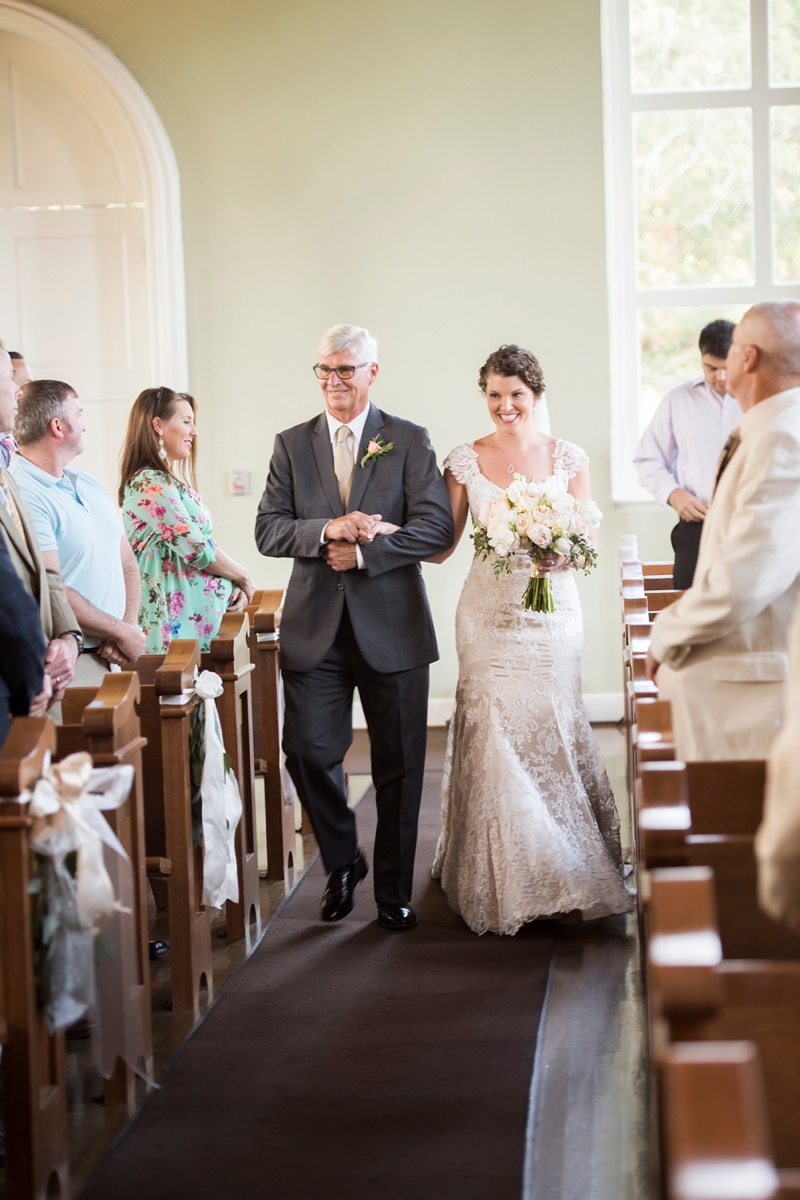 Navy & Blush Southern Wedding in Pensacola via TheELD.com