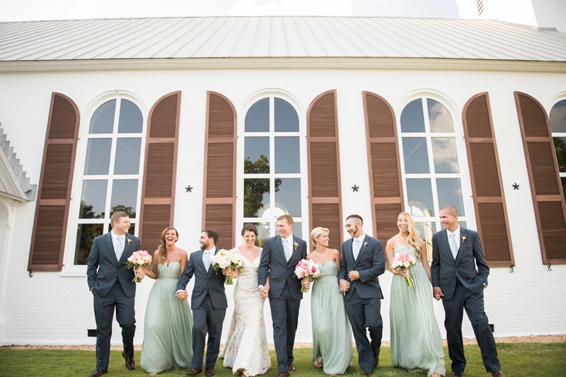 Navy & Blush Southern Wedding in Pensacola via TheELD.com