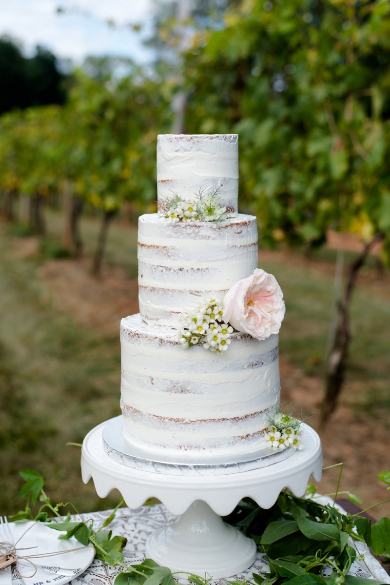 A Romantic North Carolina Vineyard Wedding via TheELD.com