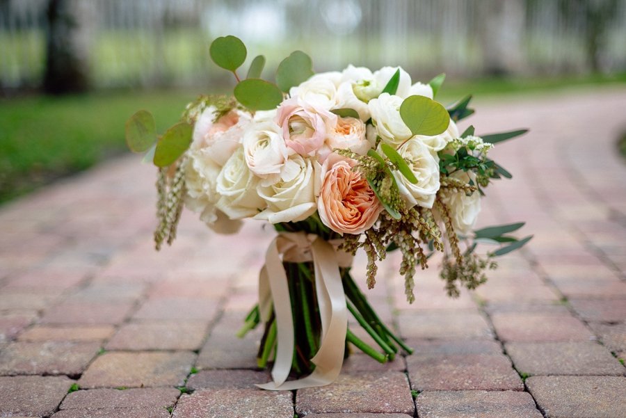 Champagne and Blush Fort Myers Wedding via TheELD.com