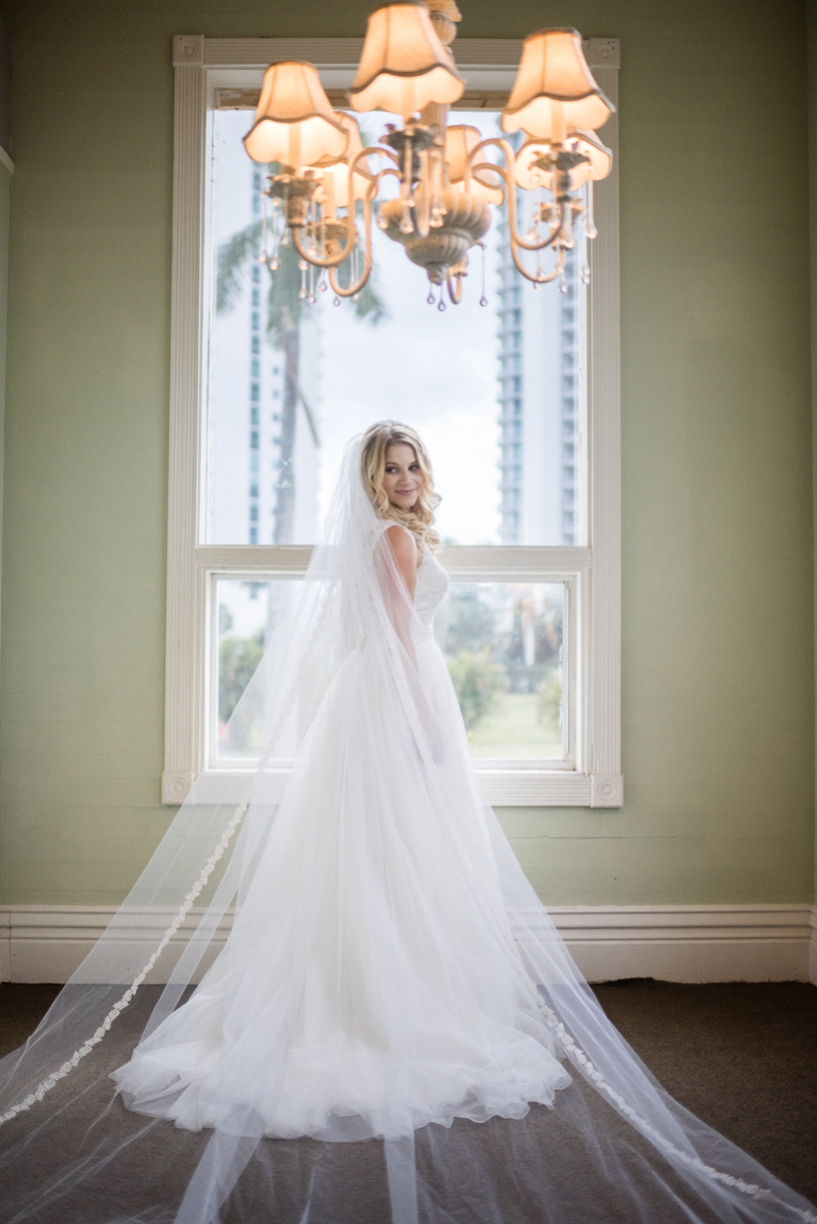 Champagne and Blush Fort Myers Wedding via TheELD.com