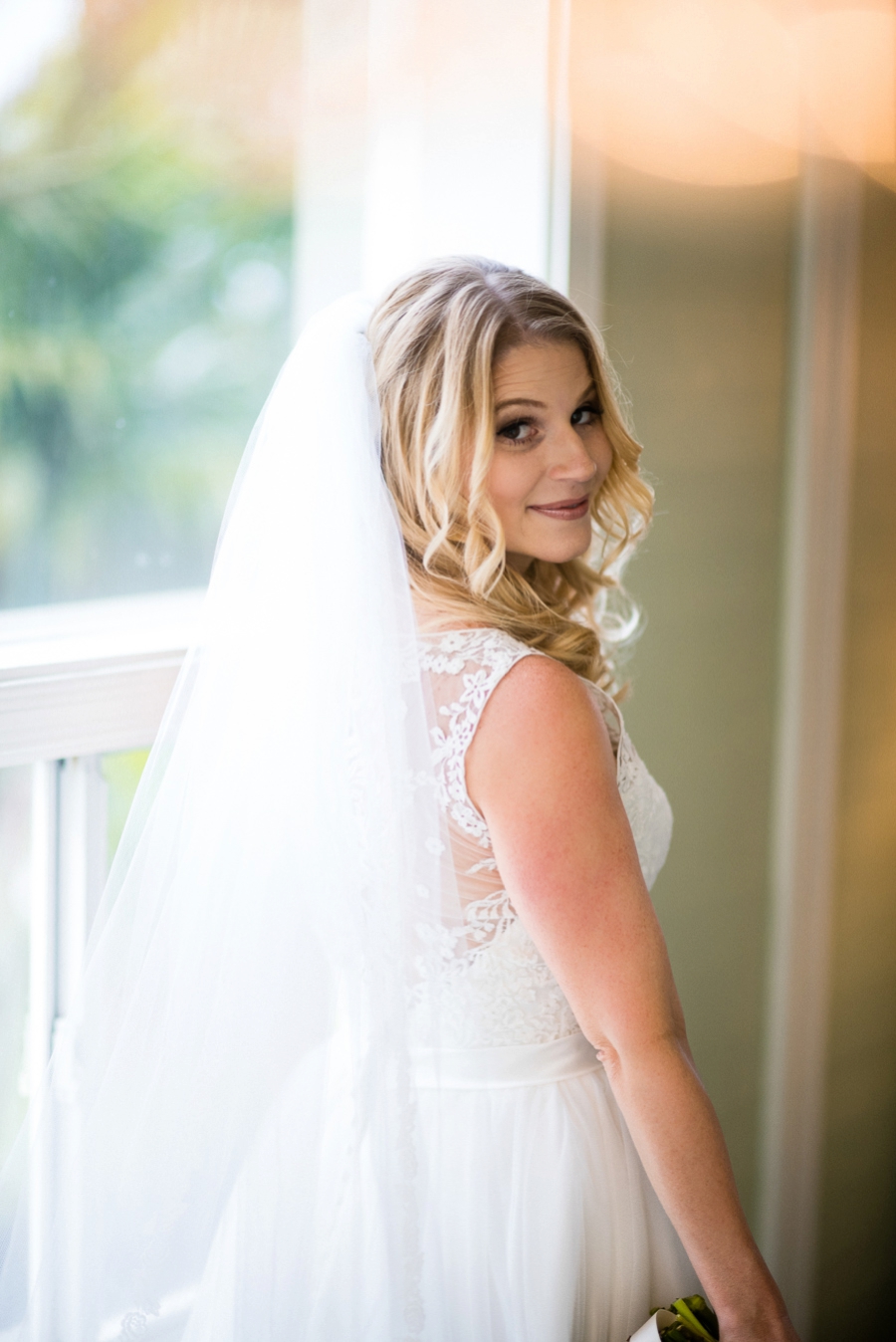 Champagne and Blush Fort Myers Wedding via TheELD.com