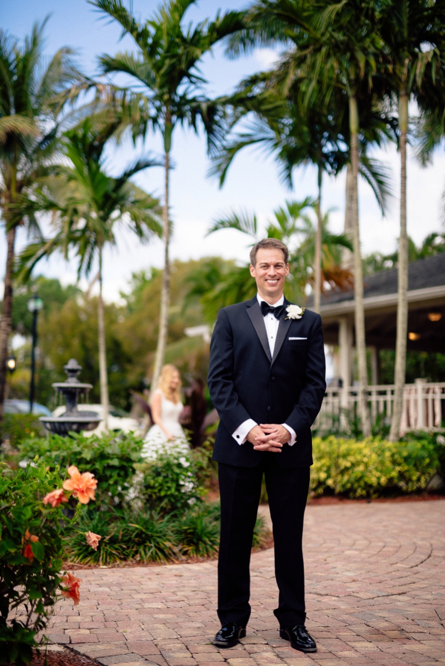 Champagne and Blush Fort Myers Wedding via TheELD.com