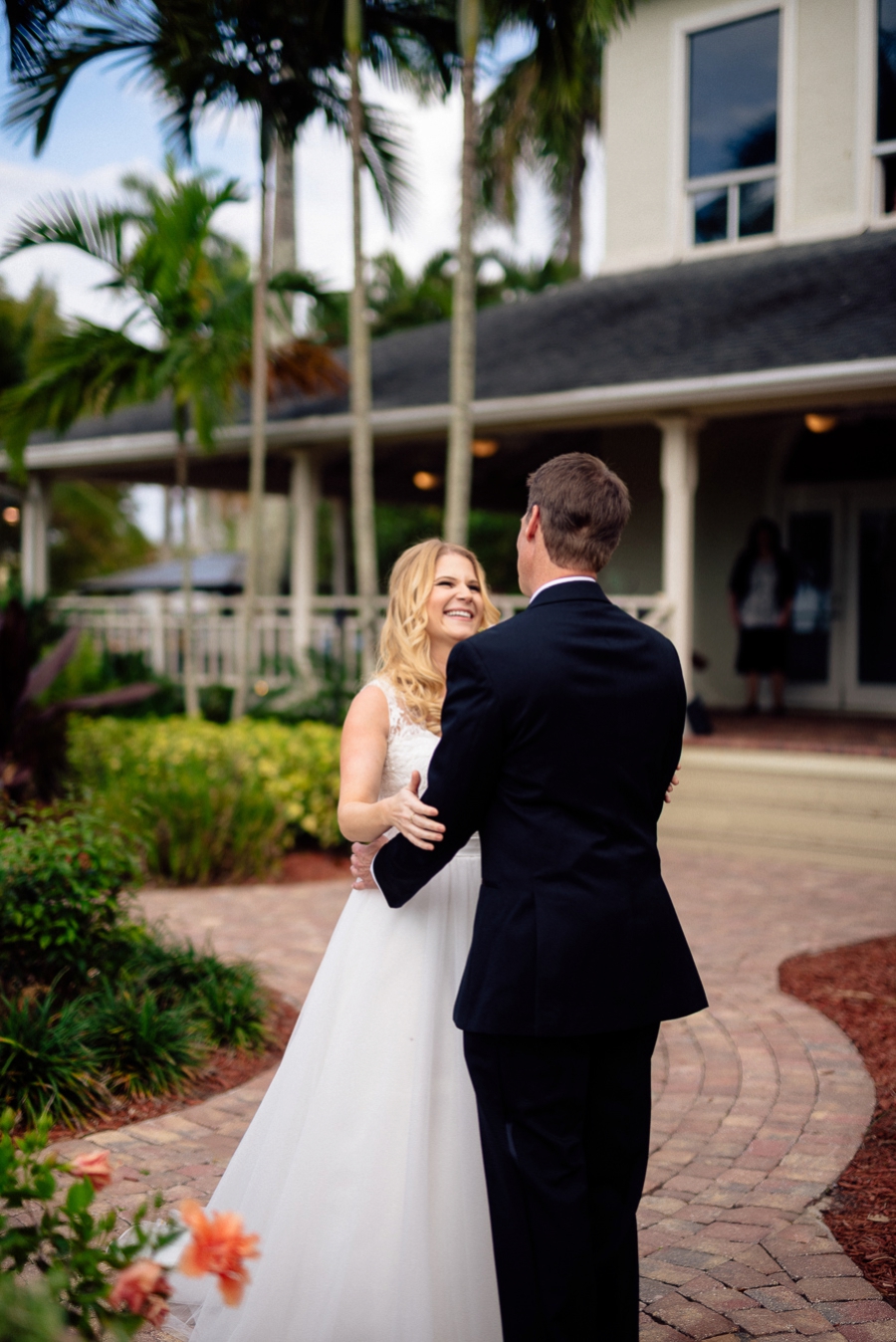 Champagne and Blush Fort Myers Wedding via TheELD.com