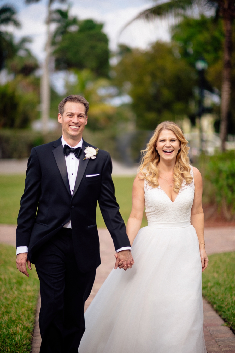 Champagne and Blush Fort Myers Wedding via TheELD.com