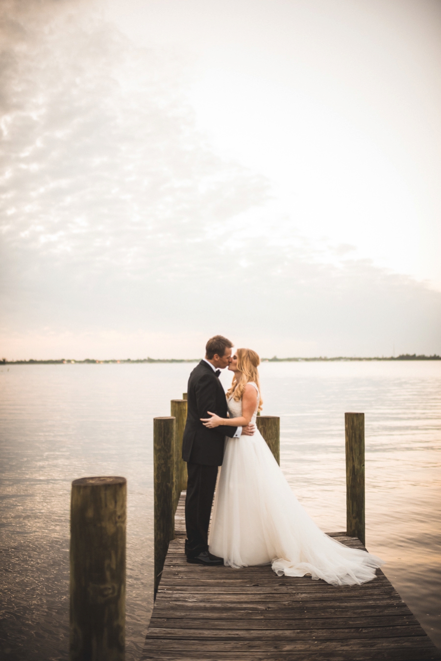 Champagne and Blush Fort Myers Wedding via TheELD.com