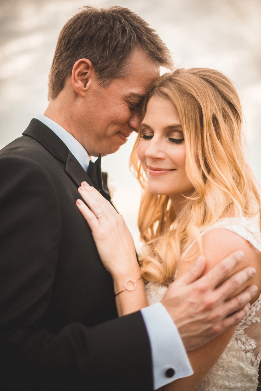 Champagne and Blush Fort Myers Wedding via TheELD.com