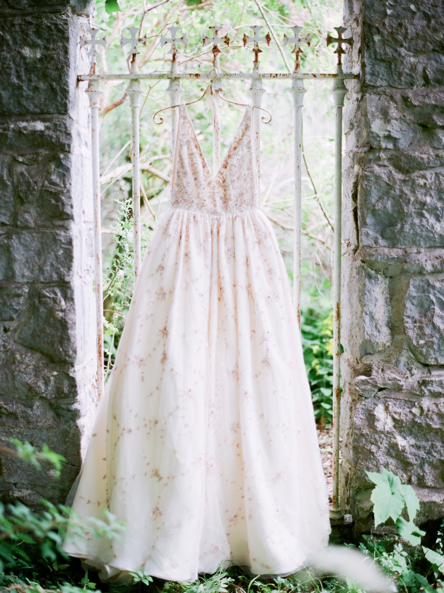 Romantic Ireland Wedding Inspiration via TheELD.com