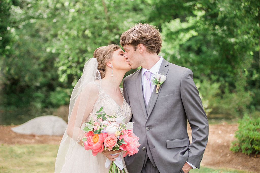 Romantic Pink and Lavender Alabama Wedding via TheELD.com