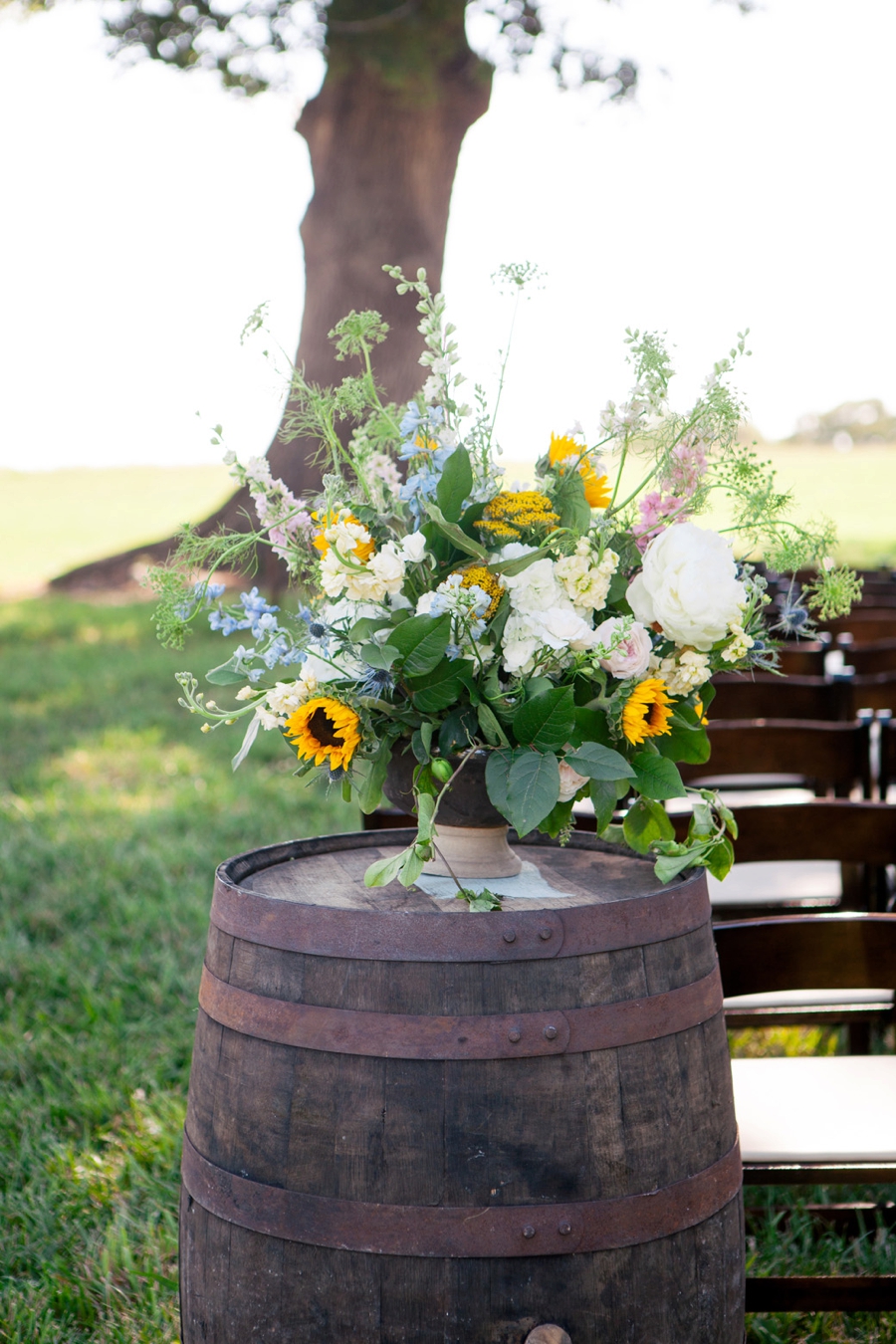 Rustic Elegant North Carolina Wedding via TheELD.com