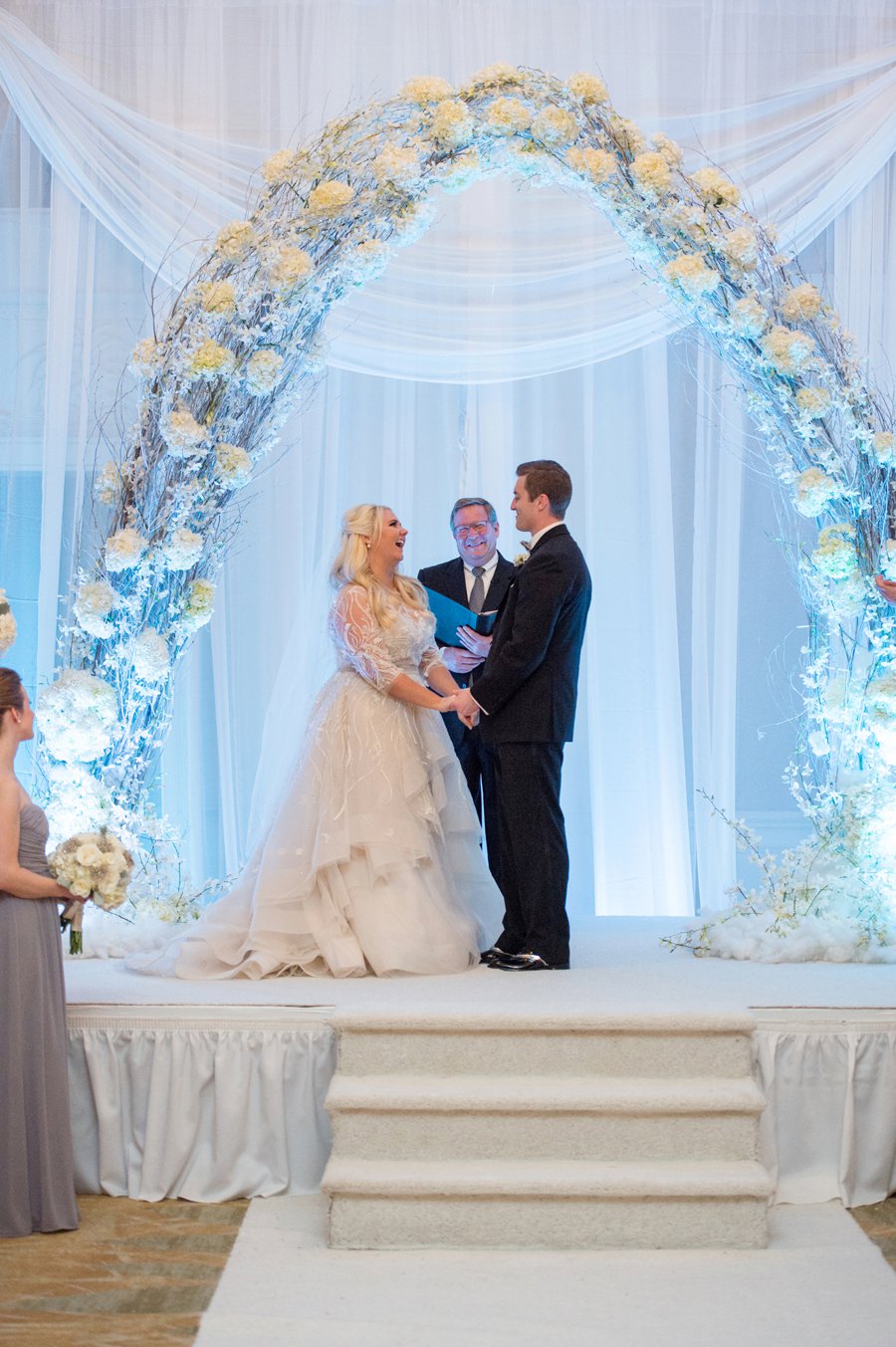 A Silver & White New Years Eve Wedding via TheELD.com