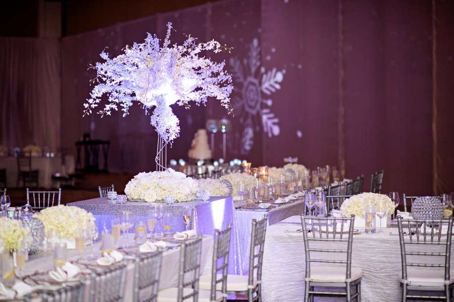 A Silver & White New Years Eve Wedding via TheELD.com