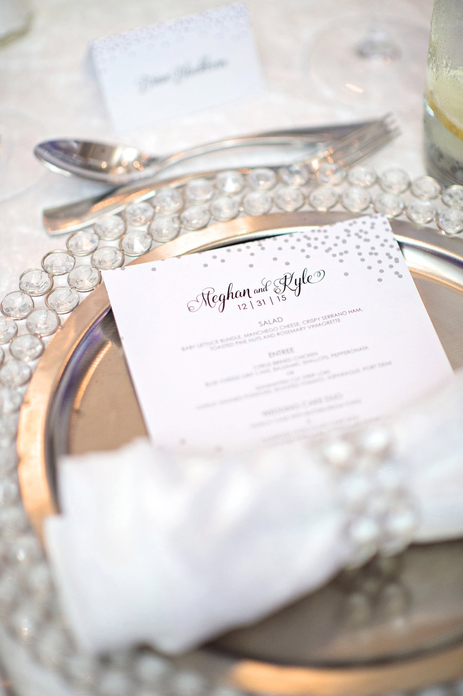 A Silver & White New Years Eve Wedding via TheELD.com