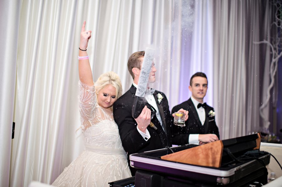 A Silver & White New Years Eve Wedding via TheELD.com